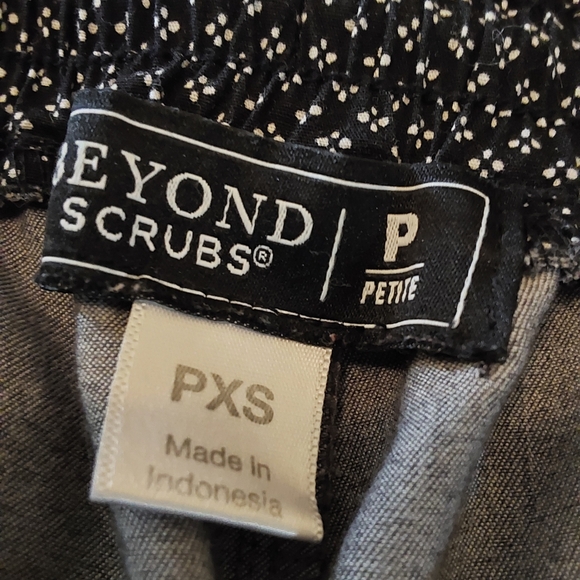 🌺 Like New Beyond Scrubs Gray Scrub Set - Picture 15 of 15